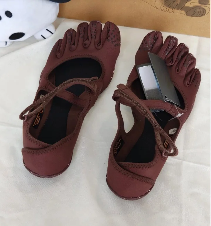 Baskets d'entraînement et de f - Sneaker Box avis et prix